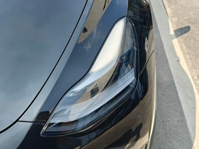 Tesla Model Y — Фото автомобиля 11