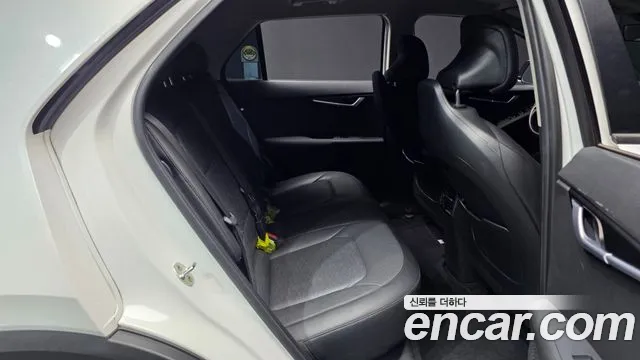Kia Niro — Фото автомобиля 18