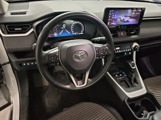 Toyota RAV4 — Фото автомобиля 10