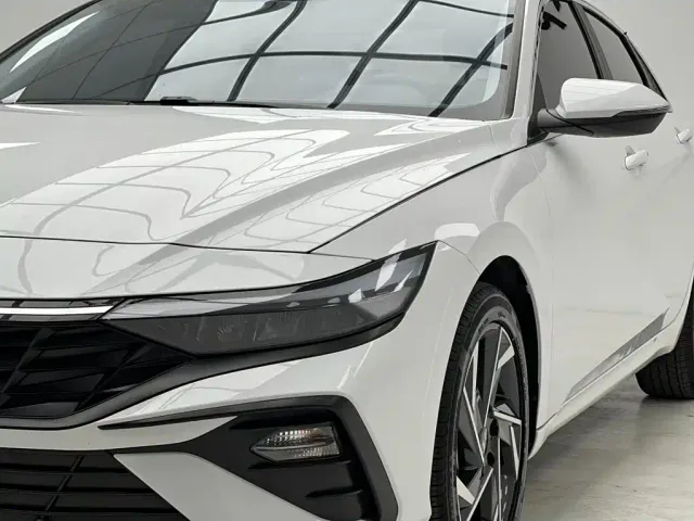 Hyundai Elantra — Фото автомобиля 4