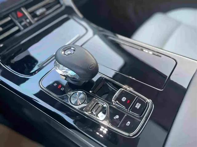 GAC Trumpchi E9 — Фото автомобиля 21