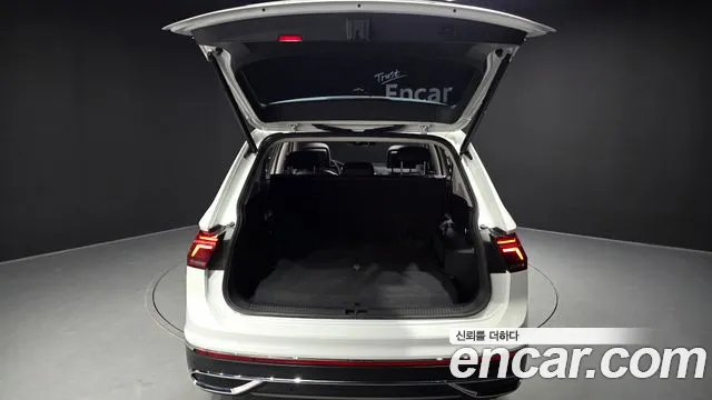 Volkswagen Tiguan — Фото автомобиля 20