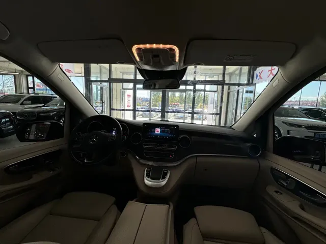 Mercedes-Benz V-Class — Фото автомобиля 8