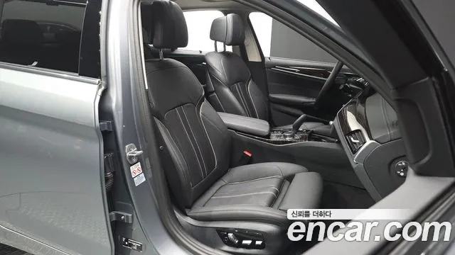BMW 5-Series — Фото автомобиля 26