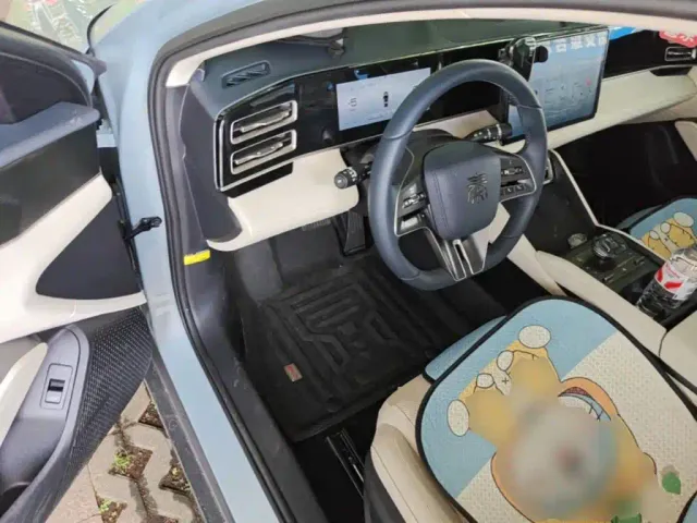 BYD Qin L — Фото автомобиля 15