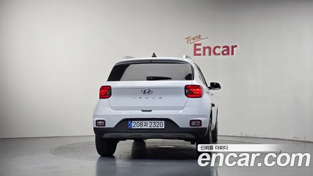 Hyundai Venue — Фото автомобиля 4