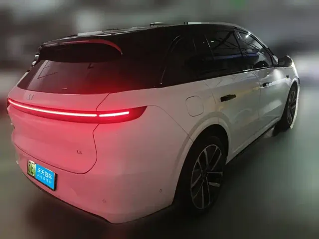 Li Auto L6 — Фото автомобиля 2