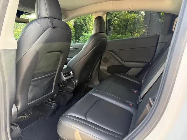 Tesla Model Y — Фото автомобиля 9