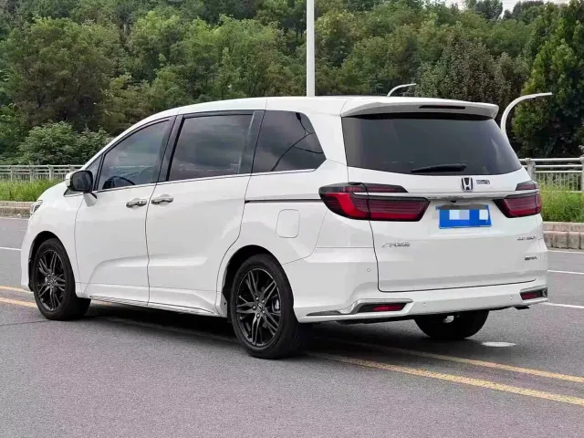 Honda Odyssey — Фото автомобиля 6
