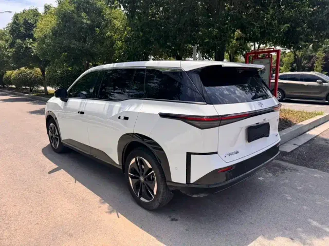 Toyota BoZhi 3X — Фото автомобиля 4