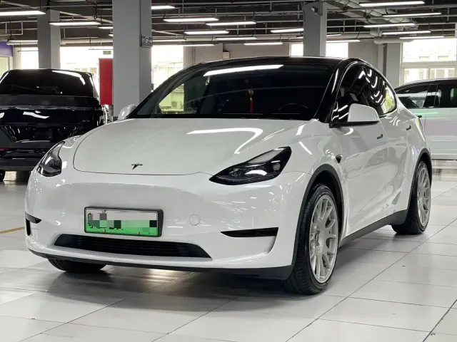 Фотография автомобиля — Tesla Model Y