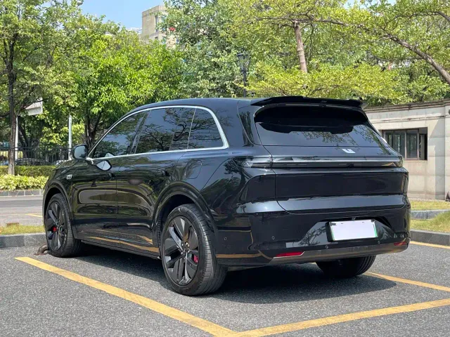 Li Auto L6 — Фото автомобиля 6