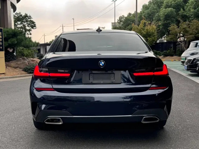 BMW 3 Series — Фото автомобиля 17