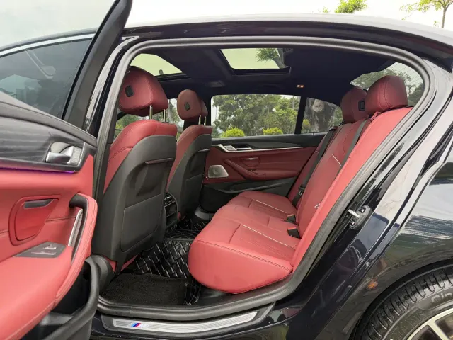 BMW 5 Series — Фото автомобиля 10