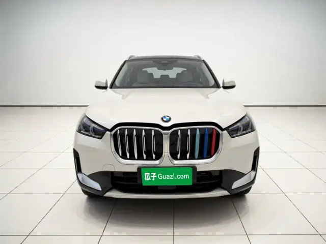BMW X1 — Фото автомобиля 2