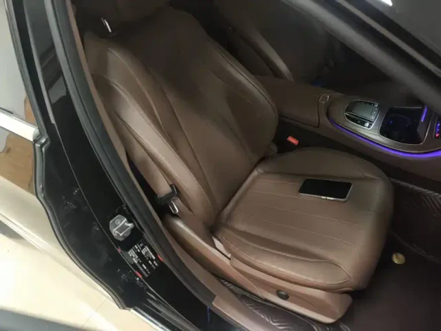 Mercedes-Benz E-Class — Фото автомобиля 19