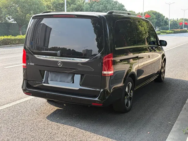 Mercedes-Benz V-Class — Фото автомобиля 6