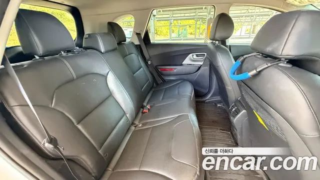 Kia Niro — Фото автомобиля 10