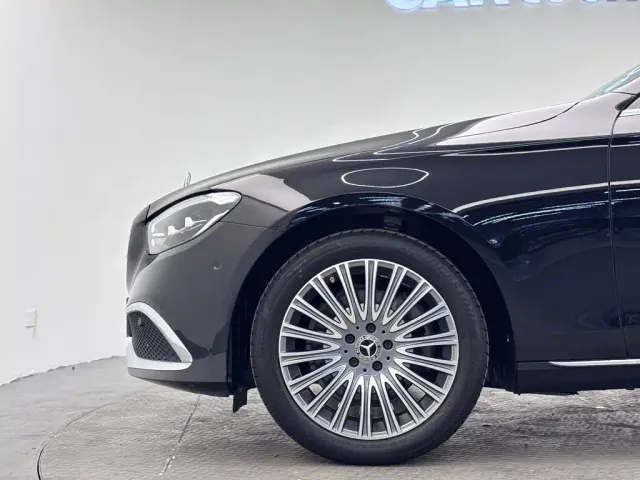 Mercedes-Benz E-Class — Фото автомобиля 7
