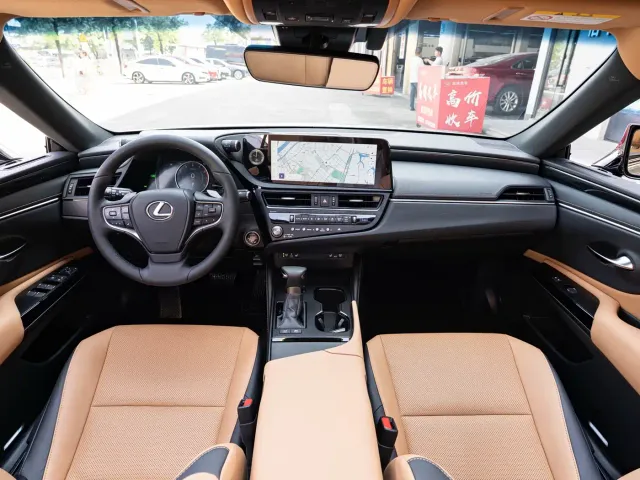 Lexus ES — Фото автомобиля 13
