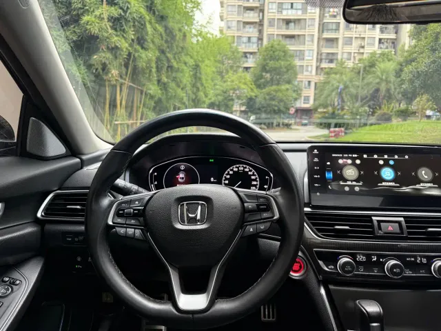 Honda Accord — Фото автомобиля 6