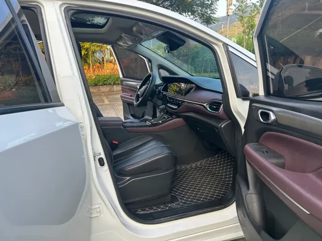 GAC Trumpchi M6 — Фото автомобиля 13