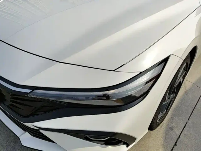 Hyundai Elantra — Фото автомобиля 23