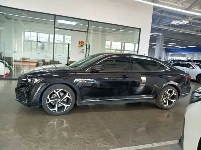 Volkswagen Passat — Фото автомобиля 6