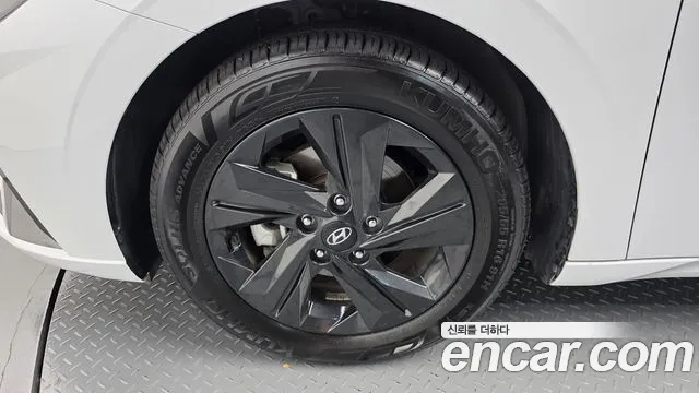 Hyundai Avante — Фото автомобиля 5