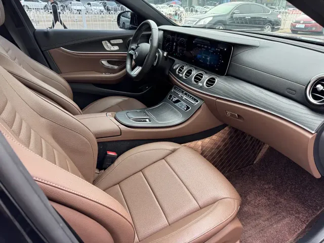 Mercedes-Benz E-Class — Фото автомобиля 11