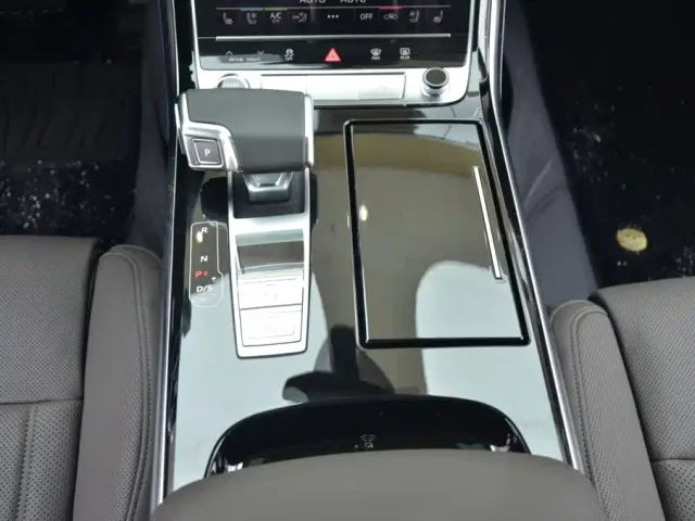 Audi A8 — Фото автомобиля 8