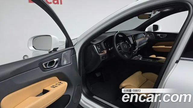 Volvo XC60 Generation 2 — Фото автомобиля 9