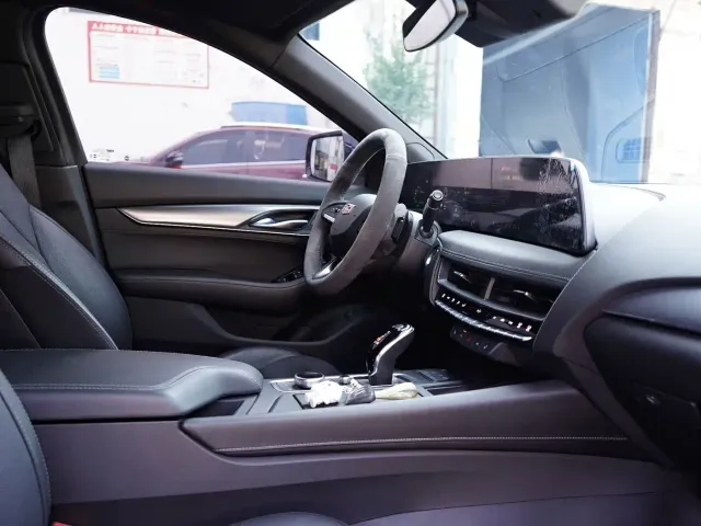 Cadillac CT5 — Фото автомобиля 15