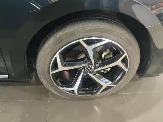 Volkswagen Passat — Фото автомобиля 6