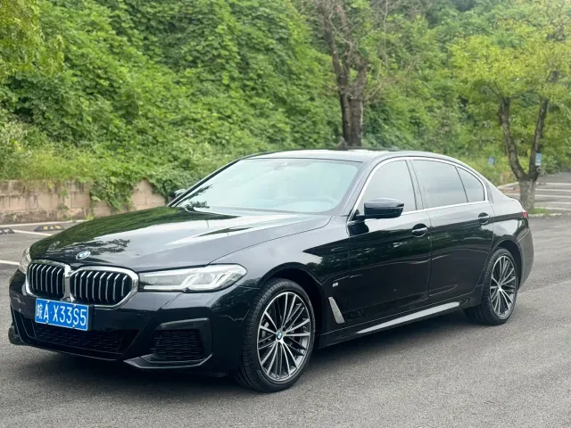 Фотография автомобиля — BMW 5 Series