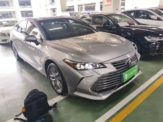 Toyota Avalon — Фото автомобиля 3