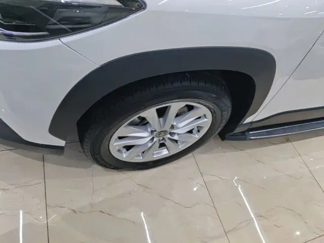 Toyota Corolla Cross 2022 2.0L Luxury Edition — Фото автомобиля 22
