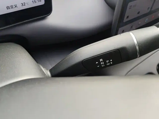 Leapmotor C10 — Фото автомобиля 13