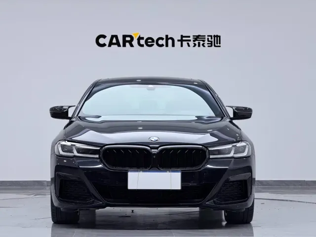 BMW 5 Series — Фото автомобиля 2