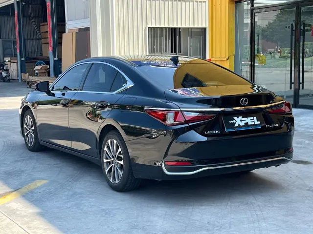 Lexus ES — Фото автомобиля 10
