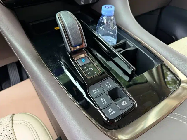 Toyota Alphard — Фото автомобиля 9