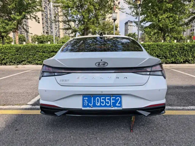 Hyundai Elantra — Фото автомобиля 5