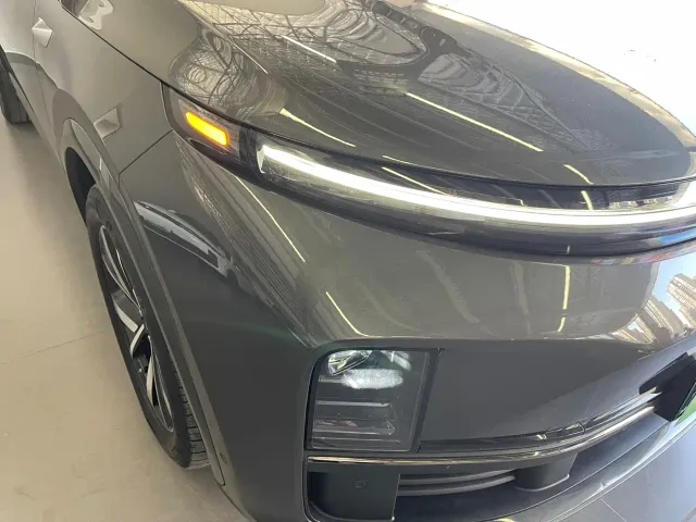 Li Auto L7 — Фото автомобиля 9