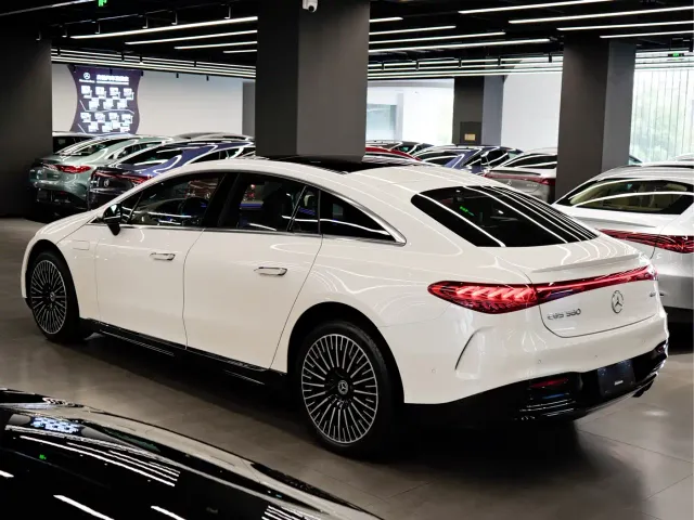 Mercedes-Benz EQS — Фото автомобиля 3