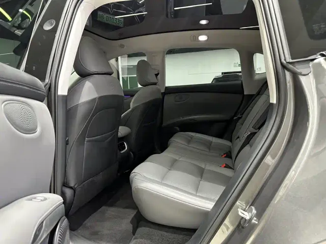 IM Motors LS6 — Фото автомобиля 6