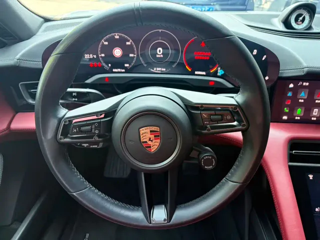 Porsche Taycan — Фото автомобиля 16