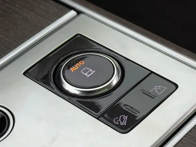 Land Rover Range Rover — Фото автомобиля 21
