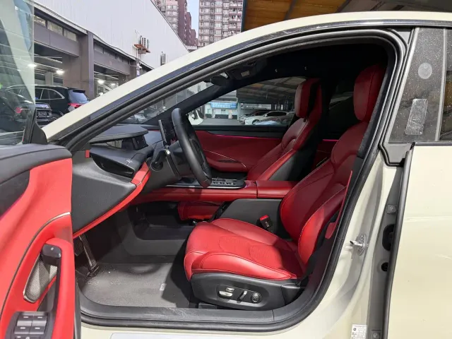Xiaomi SU7 — Фото автомобиля 3