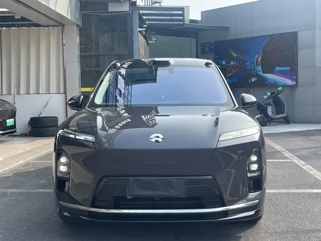 Nio ES8 — Фото автомобиля 3