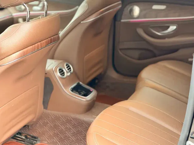 Mercedes-Benz Mercedes-Benz E-Class 2022 E 300 L Fashion — Фото автомобиля 6